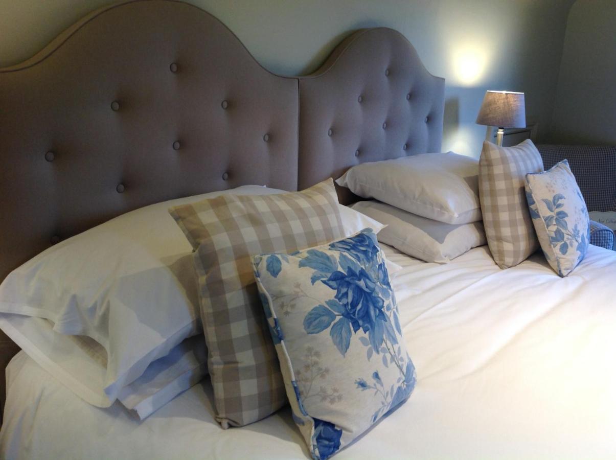 Great Ashley Farm Bed And Breakfast & Shepherds Huts Bradford-On-Avon Zewnętrze zdjęcie